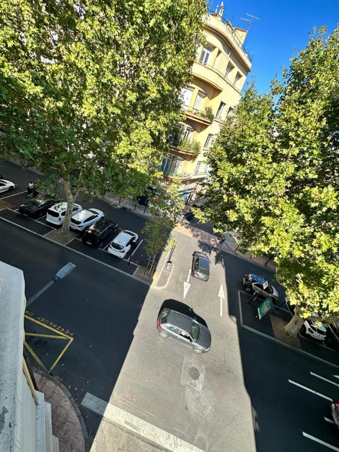 Appartement Lumineux Et Spacieux 2 Chambres Avec Parking Gratuit Dans La Rue Perpignan Exterior foto