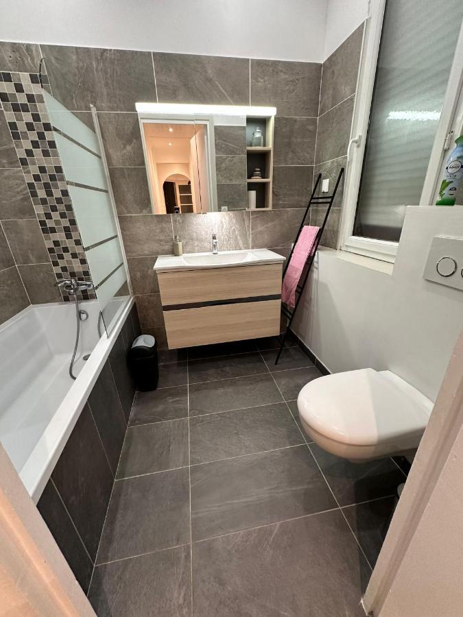 Appartement Lumineux Et Spacieux 2 Chambres Avec Parking Gratuit Dans La Rue Perpignan Exterior foto